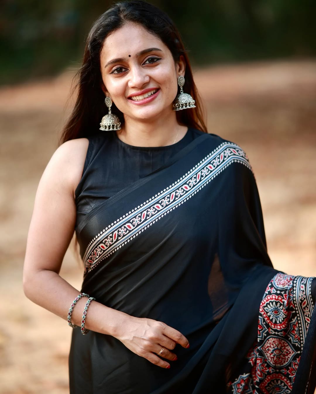 CLOVIRA Black and Green Pure Soft Crepe Silk Ready-to-Wear Saree