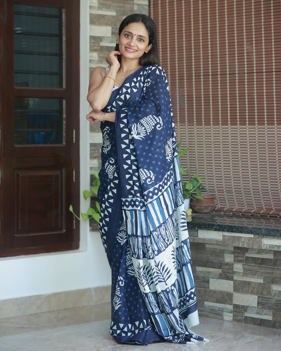 CLOVIRA Navy Blue Pure Soft Cotton Ready-to-Wear Saree