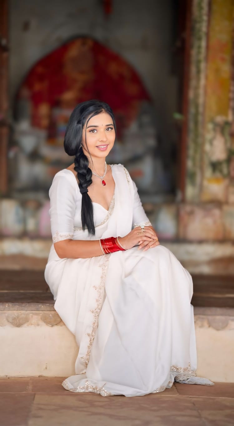 CLOVIRA 1-Minute Ready-to-Wear Rangoli Silk Saree with Handwork Border & Stitched Blouse | Effortless Luxury Collection