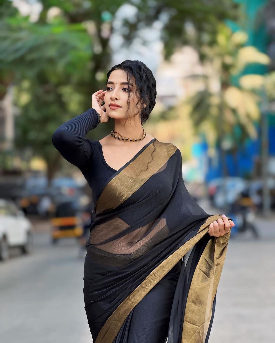 Magnificat 1-Minute Ready-To-Wear Chiffon Saree | Printed Design with Blouse Piece
