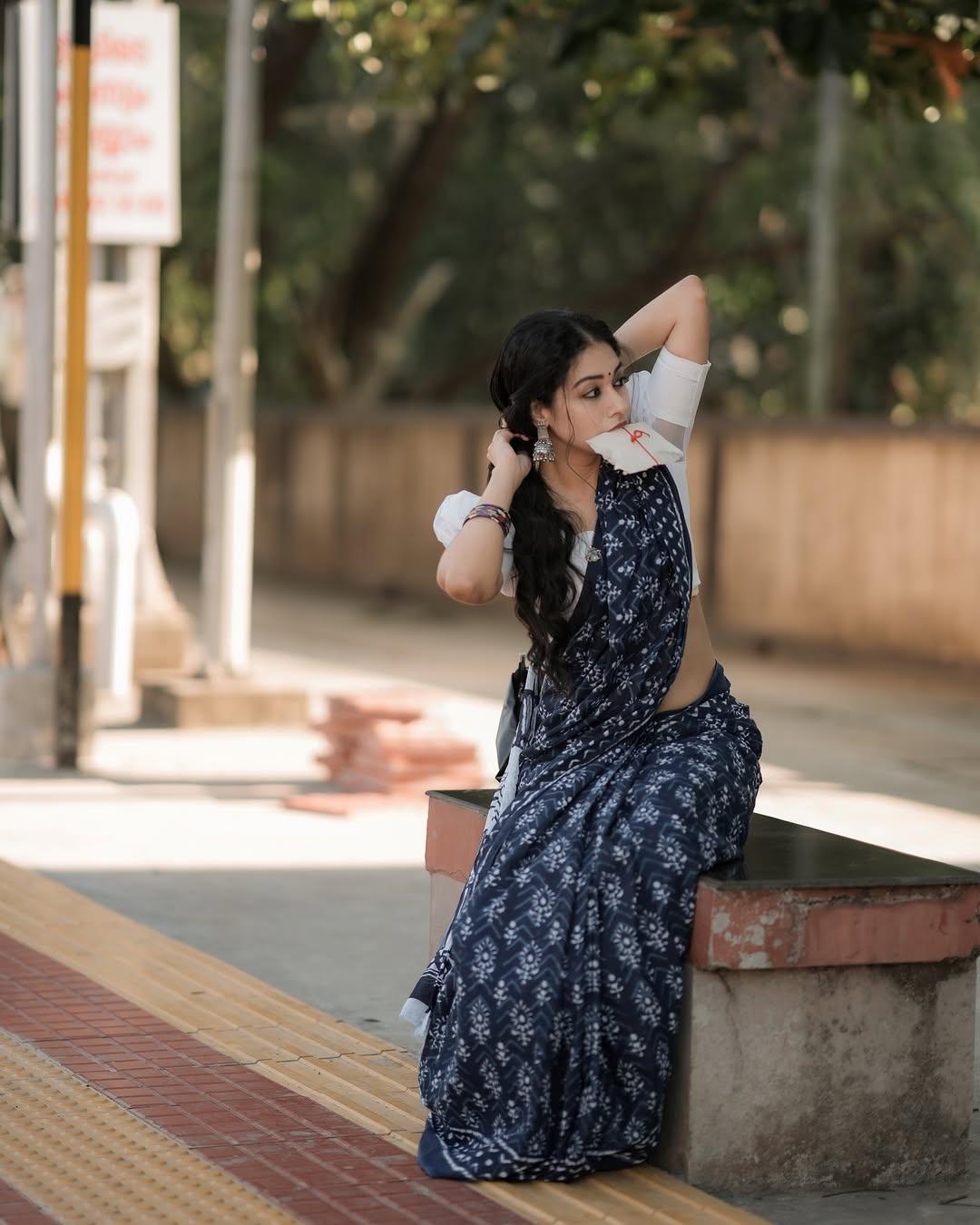 CLOVIRA Navy Blue Pure Soft Cotton Ready-to-Wear Saree