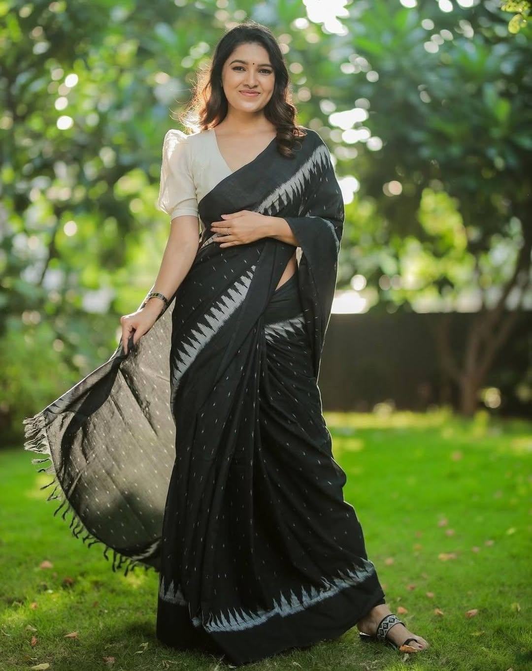 CLOVIRA Black Pure Soft Cotton Ready-to-Wear Saree