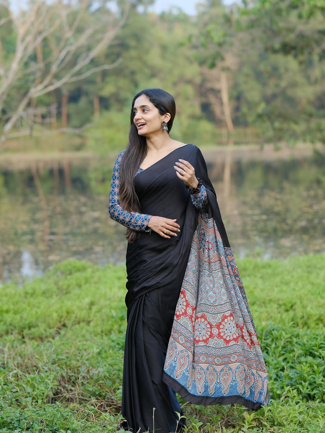 CLOVIRA Black Pure Soft Crepe Silk Ready-to-Wear Saree