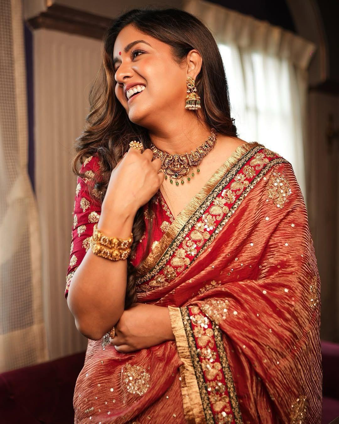 CLOVIRA Maroon Soft Crush Silk Saree