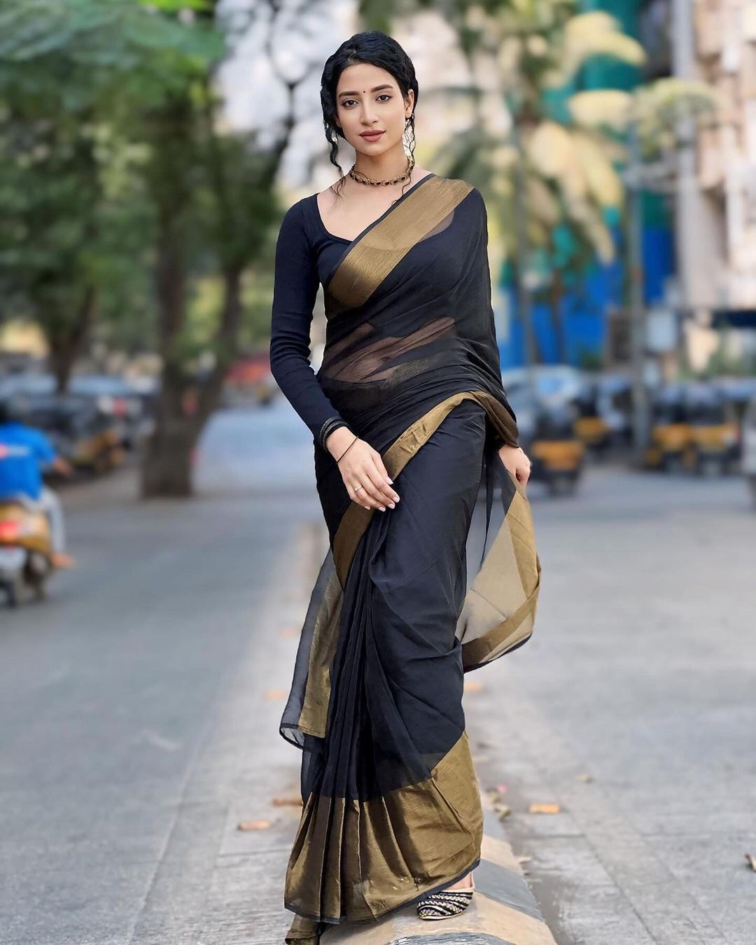 Magnificat 1-Minute Ready-To-Wear Chiffon Saree | Printed Design with Blouse Piece