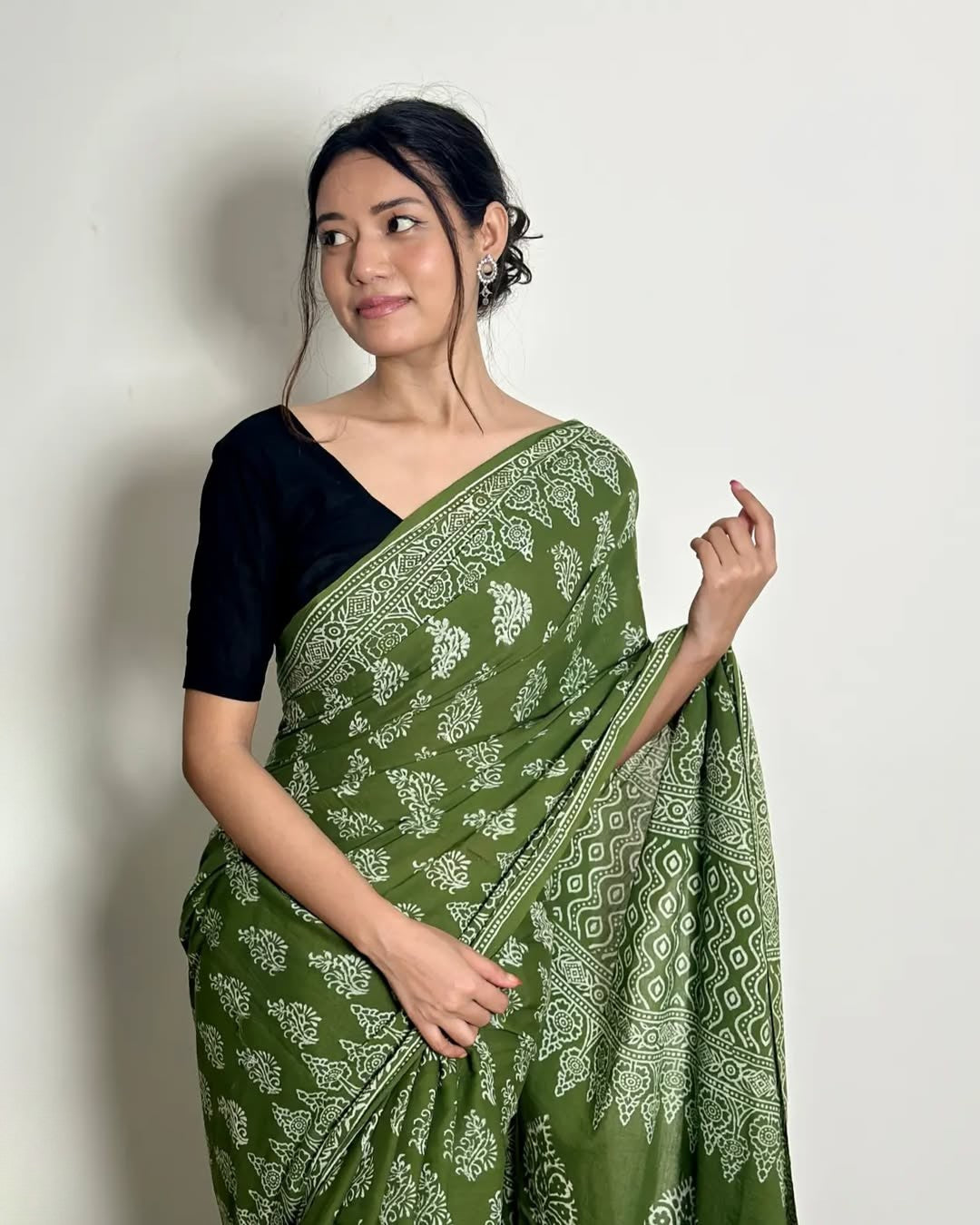 CLOVIRA Pure Soft Mul Cotton Silk Ready-to-Wear Saree with Pocket