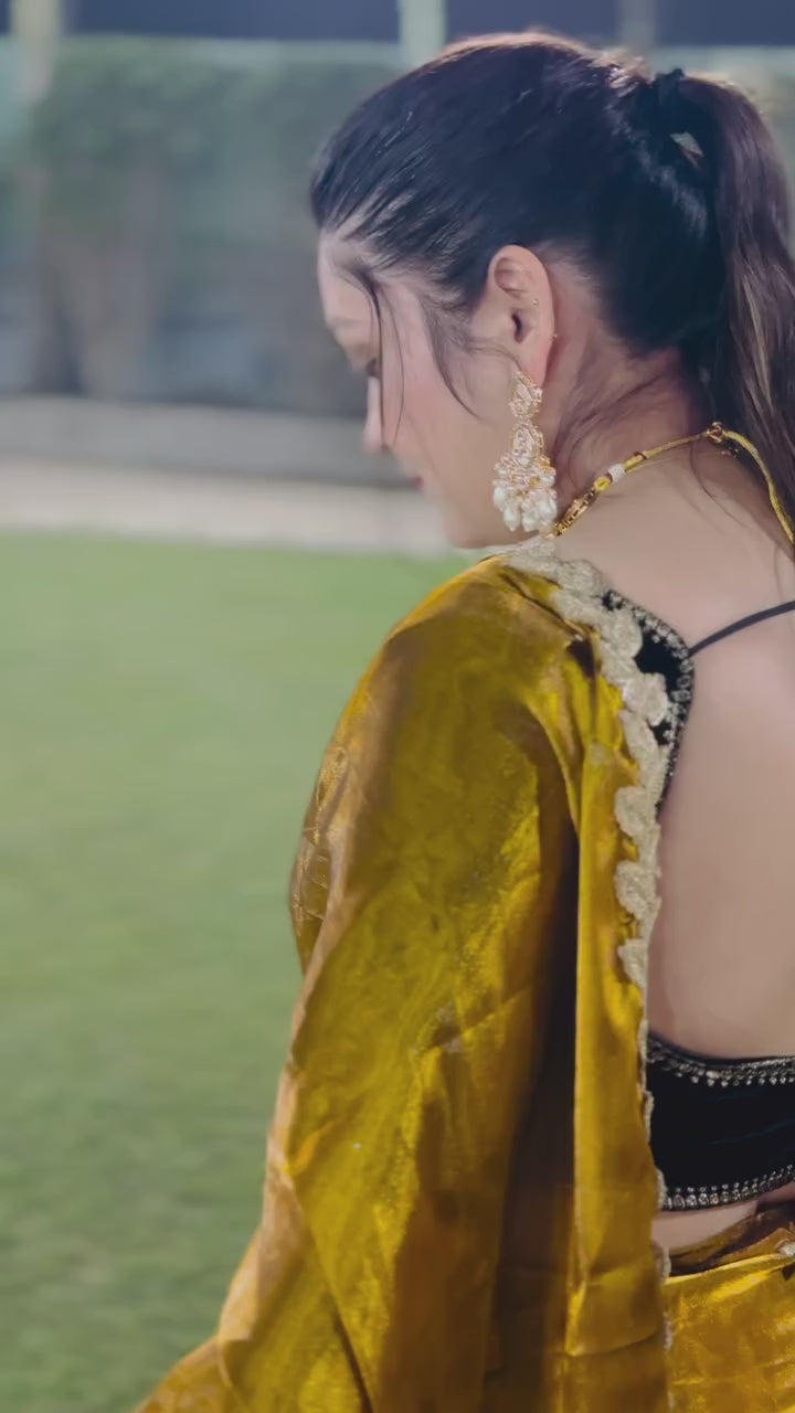 CLOVIRA Two Tone Fancy Silk Saree