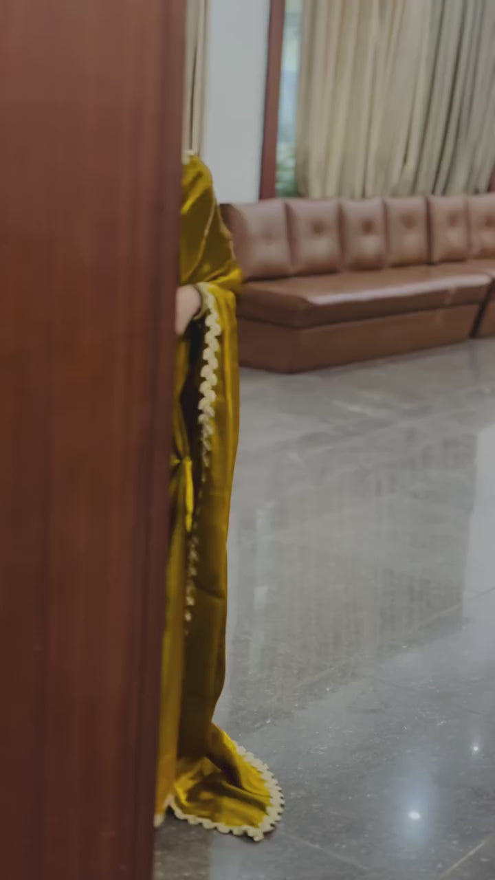 CLOVIRA Two Tone Fancy Silk Saree